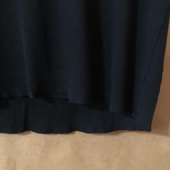 Zara Ribbed Scoop Neck Lettuce Hem Crop Top with Contrast Trim - Picture 5 of 7